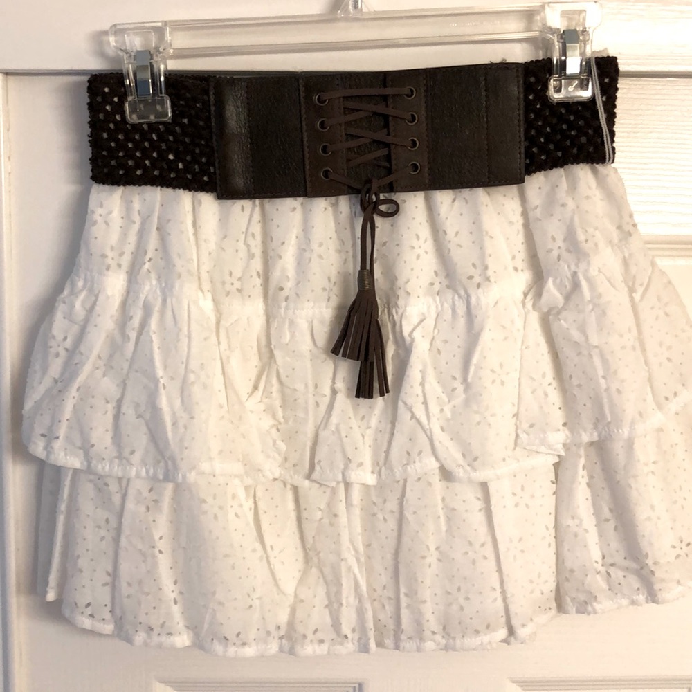 Rue21 White skirt with belt - NEW Size M